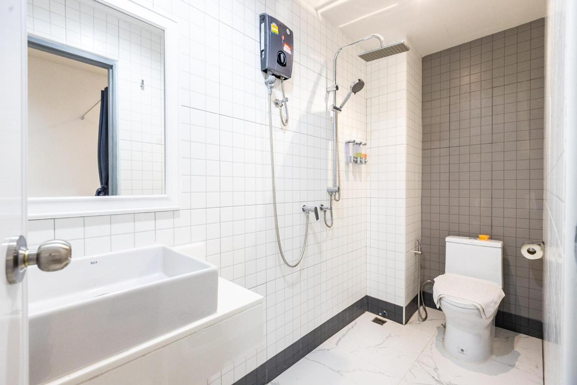 Baan Kun Mhor Hostel บ้านคุณหมอโฮสเทล กรุงเทพมหานคร ภายนอก รูปภาพ